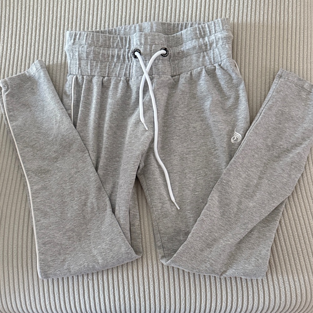 Woman’s Ryderwear Gray Jogger Pants